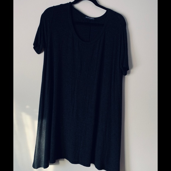 black oversized t shirt outfit